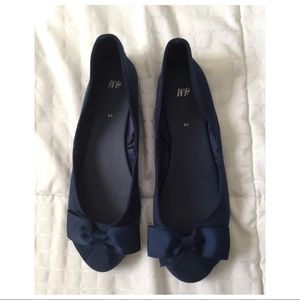 H&M faux suede navy bow flats 38/7.5 nwot